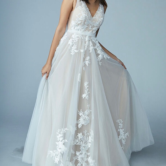 elegant christmas dresses Neon Merry Led Sign Light Concert Dress - DEER Color:Ivory Silver Gold All Lace Wedding Dress